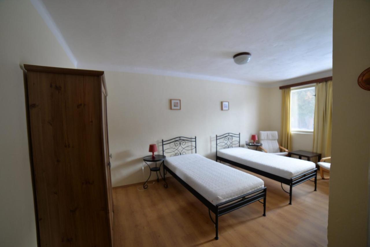 Kemp na Staré papírně Dobronice Exteriér fotografie